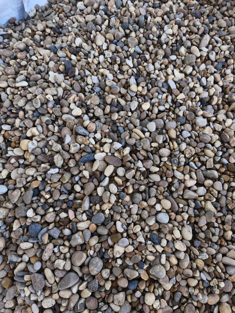 Galets et graviers pour jardin Marseille
