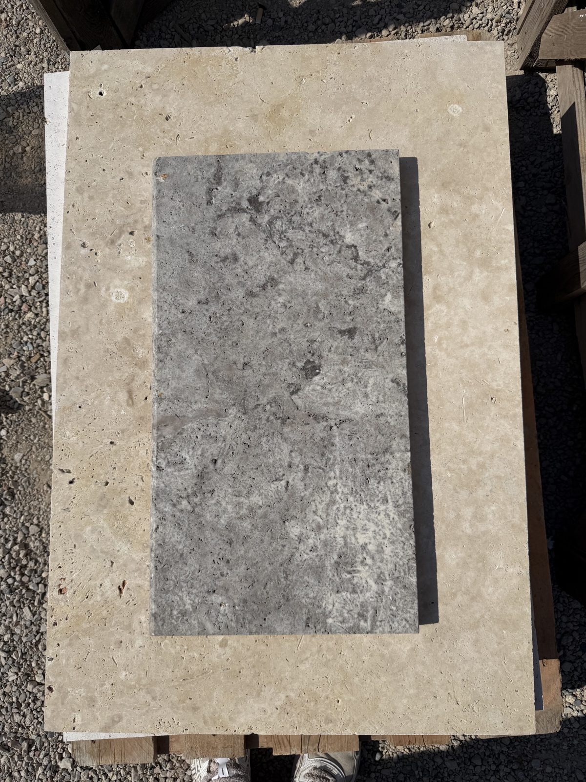 Margelle travertin silver bord rond détail