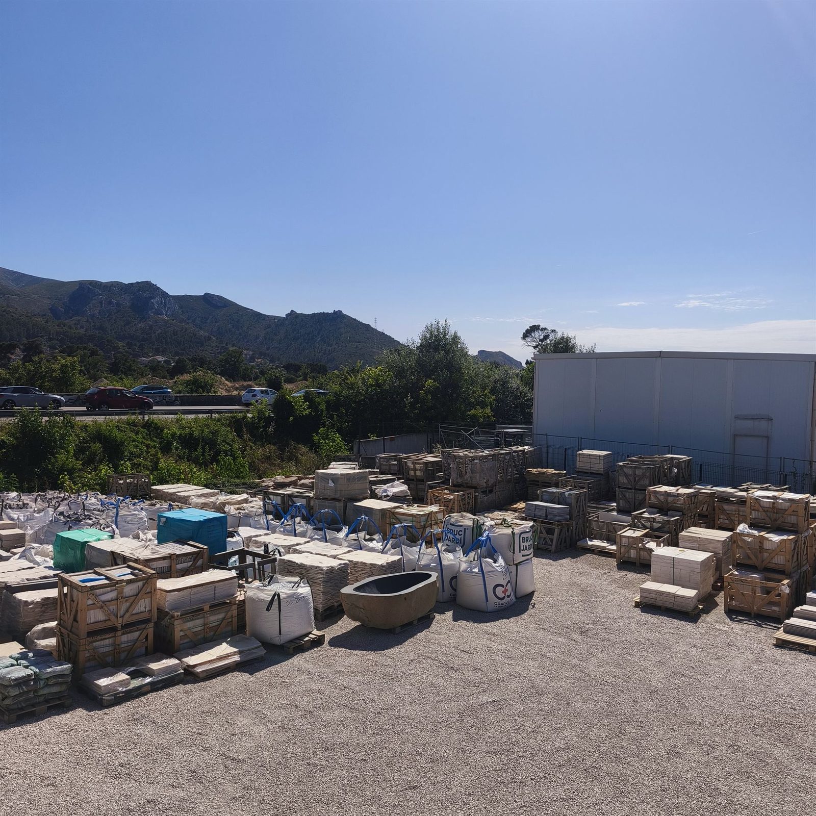 Parc CDM Stone — 2000m² de stock