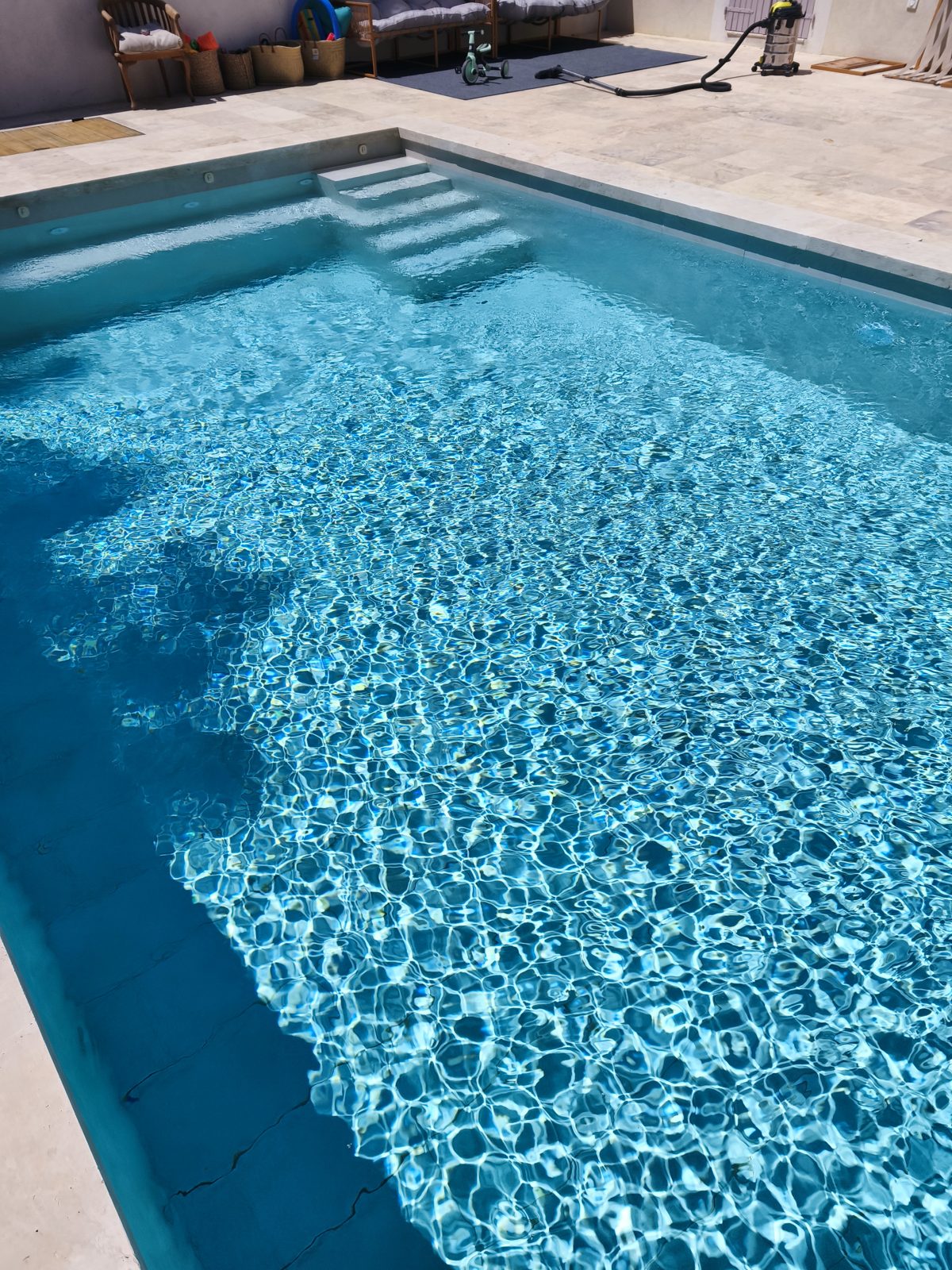 Piscine margelles travertin